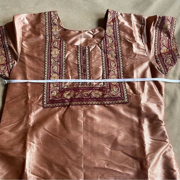 Silk Kameez - Picture 7 of 8